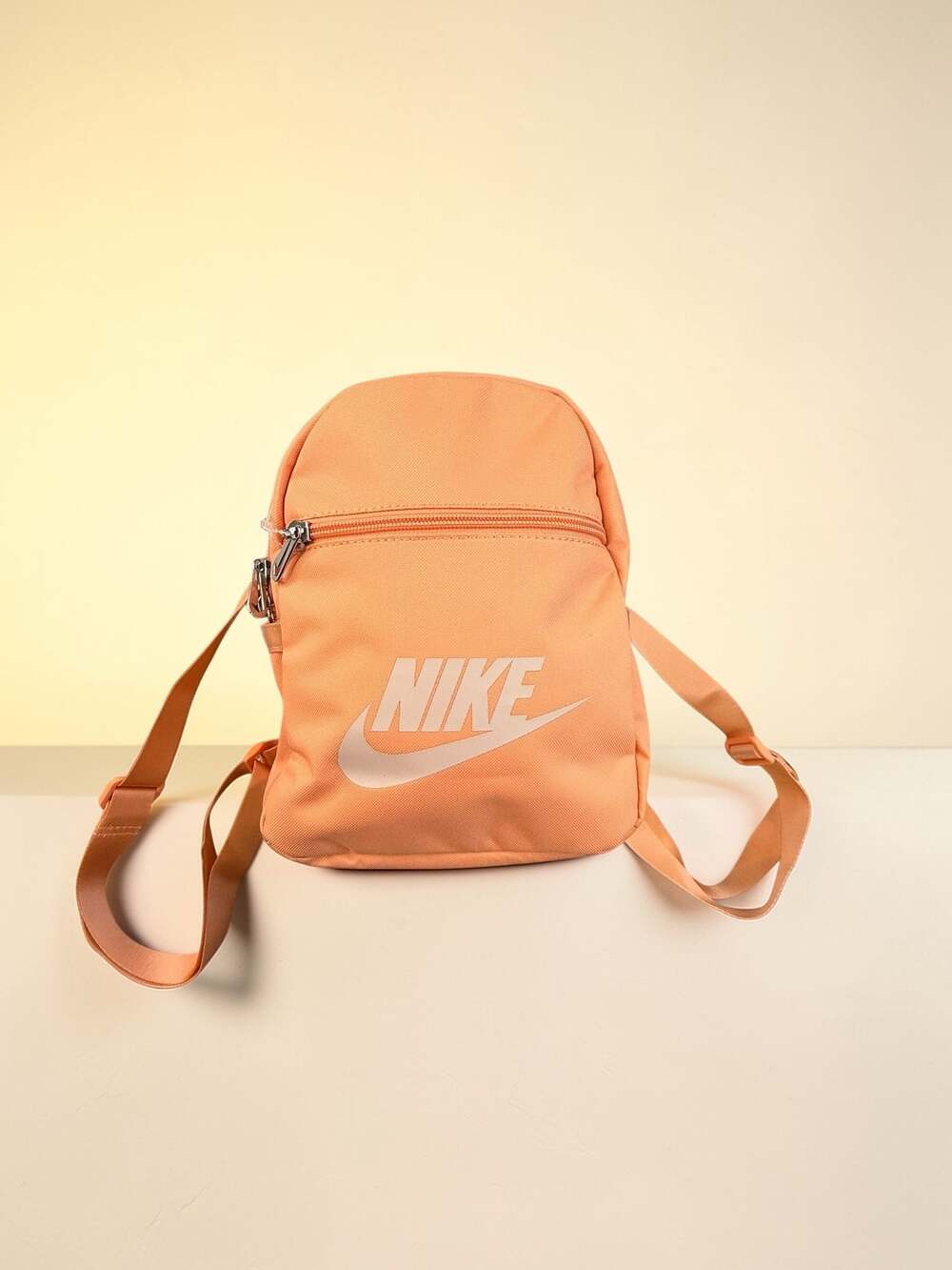 Nike Women's Sportswear Futura 365 Mini Backpack Apricot Agate Peach